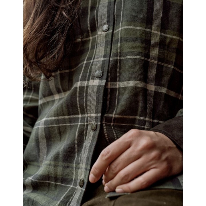Harkila Pajala : chemise en flanelle pour femme, motif à carreaux olive